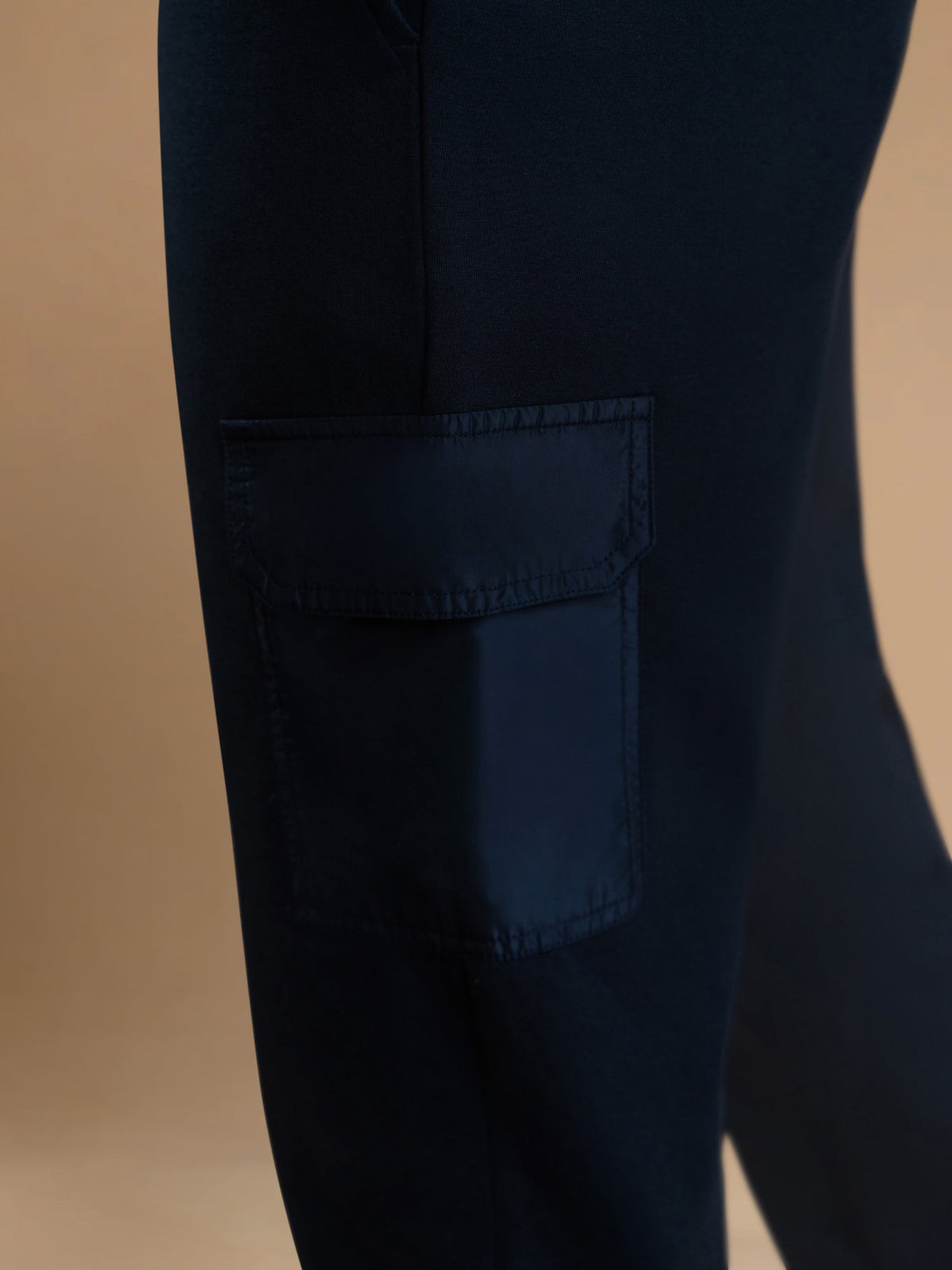 Hybrid Flow Cargo Jogger - Navy